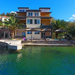 house-savar-ilo.hotelinzadar.com/